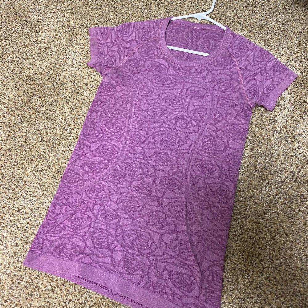 Lululemon swift tee size 6